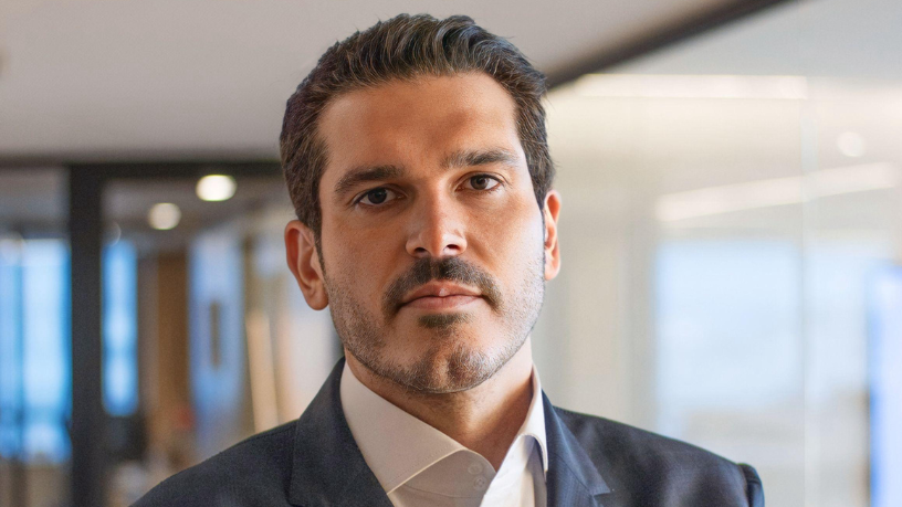 Transforme sua carreira com as dicas de Daniel Loyola para advogados que querem empreender e crescer no mercado.