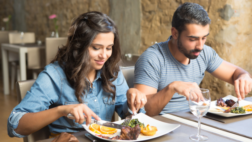 De pratos tradicionais a experiências gastronómicas modernas, saiba o que comer em Lisboa para aproveitar ao máximo a cidade.